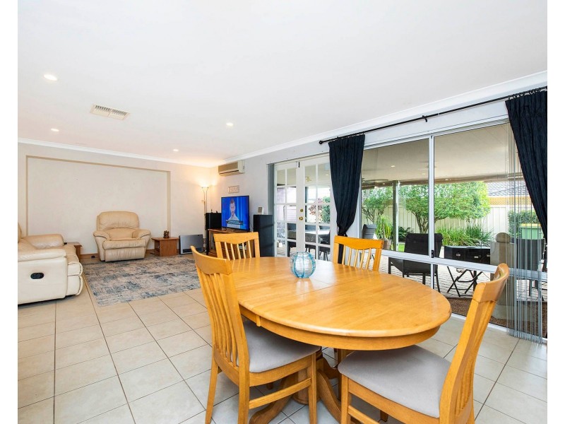 5 Lambertia Crescent, High Wycombe WA 6057