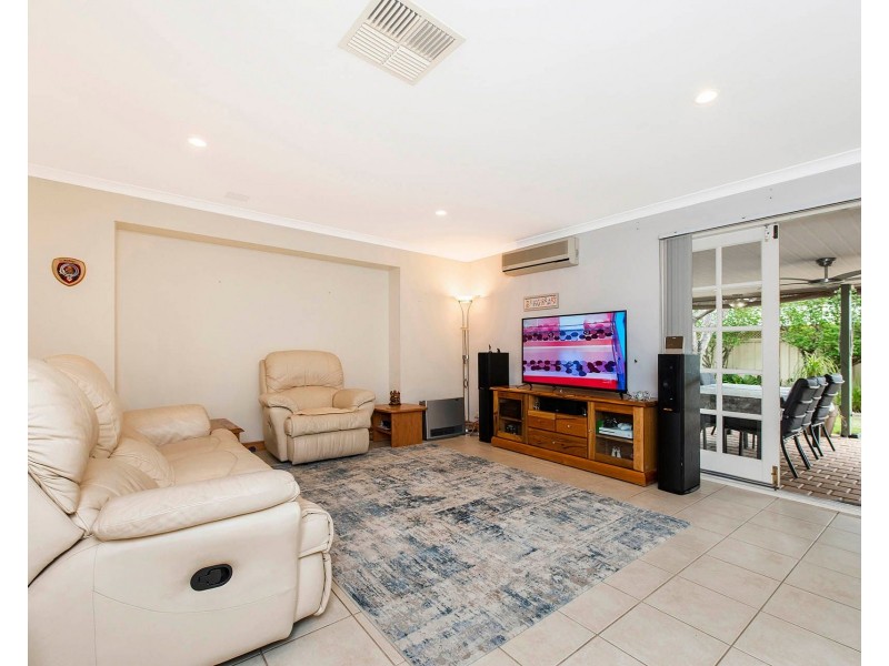 5 Lambertia Crescent, High Wycombe WA 6057