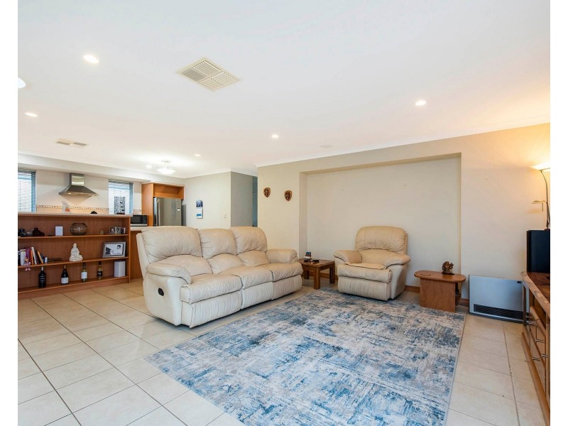 5 Lambertia Crescent, High Wycombe WA 6057