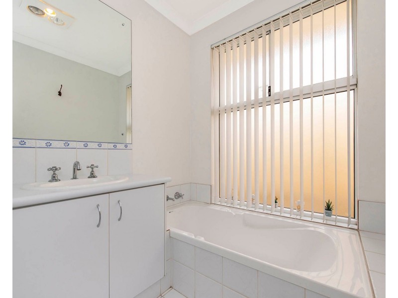 5 Lambertia Crescent, High Wycombe WA 6057