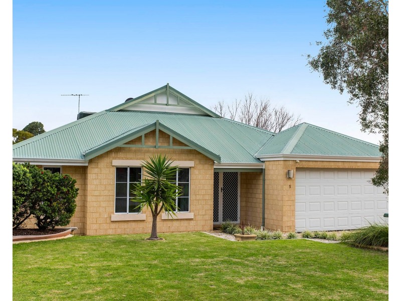 5 Lambertia Crescent, High Wycombe WA 6057