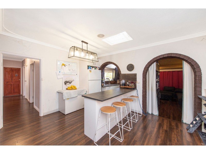 27 Warren Road, Maida Vale WA 6057