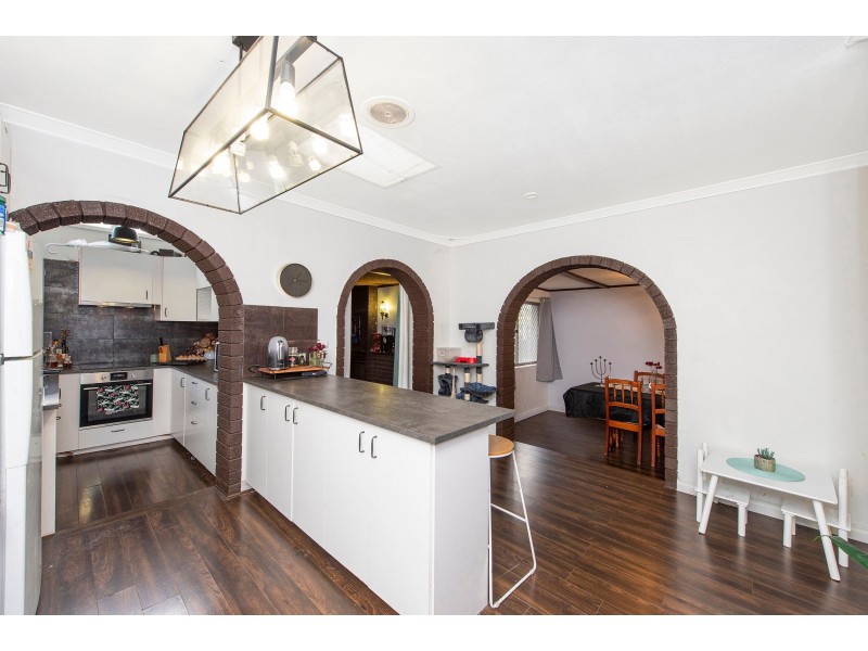 27 Warren Road, Maida Vale WA 6057