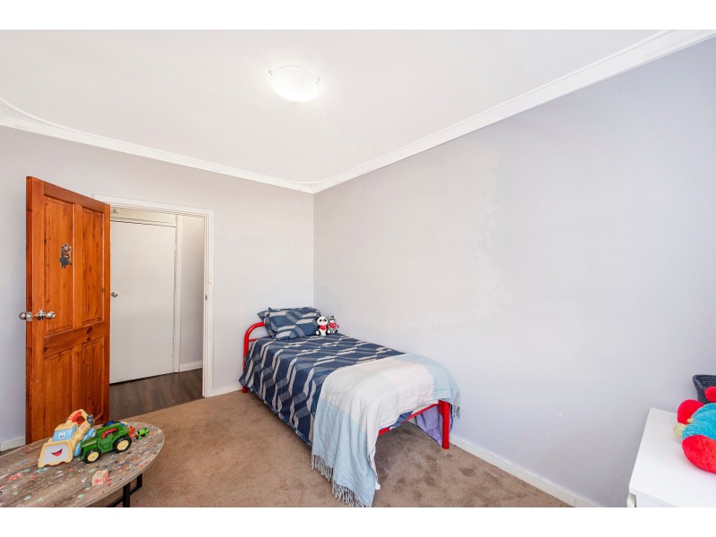 27 Warren Road, Maida Vale WA 6057