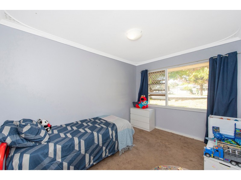 27 Warren Road, Maida Vale WA 6057