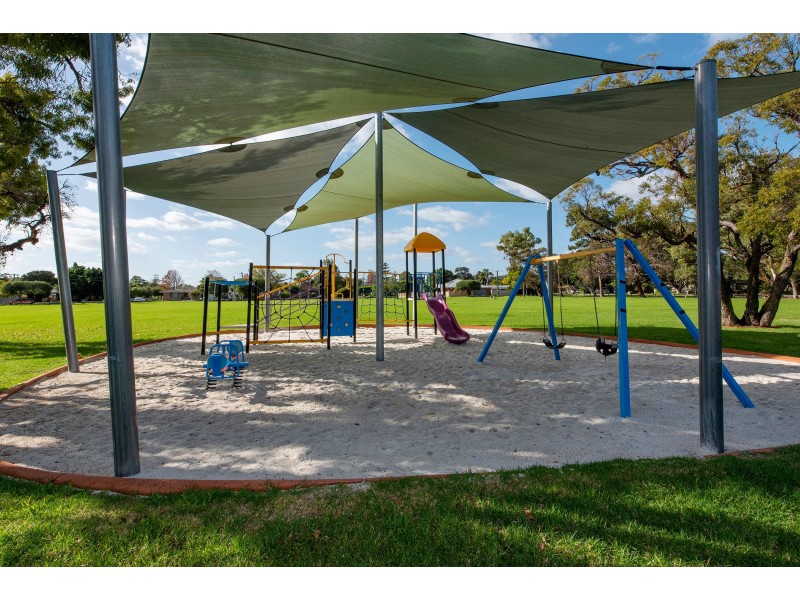 27 Warren Road, Maida Vale WA 6057