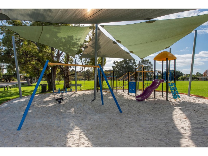 27 Warren Road, Maida Vale WA 6057