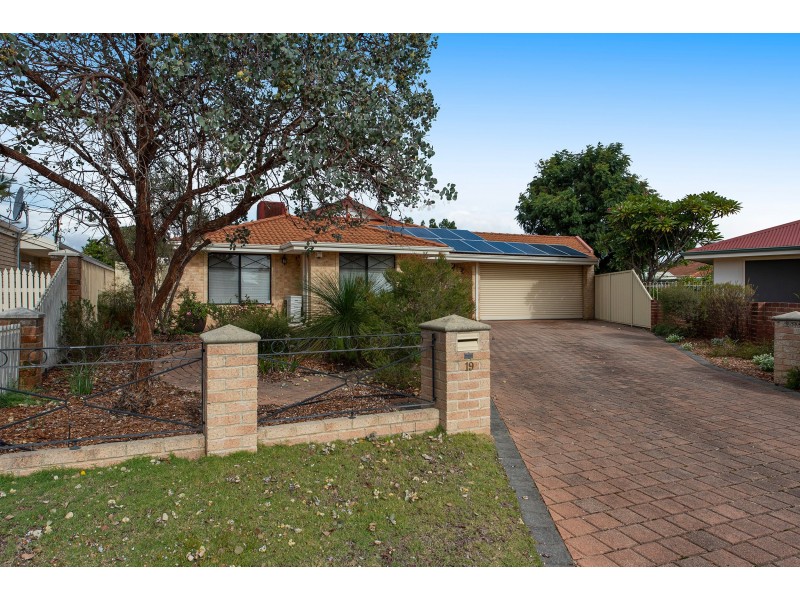 19 Gardenia Gardens, Helena Valley WA 6056