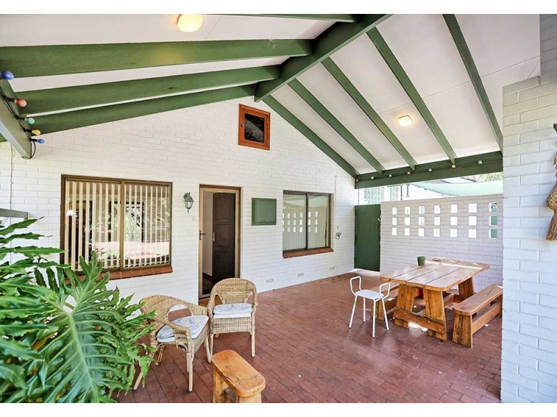 1 Sunset Crescent, Kalamunda WA 6076