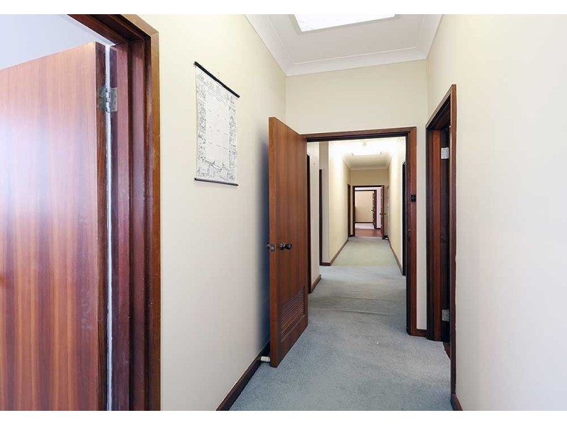 1 Sunset Crescent, Kalamunda WA 6076