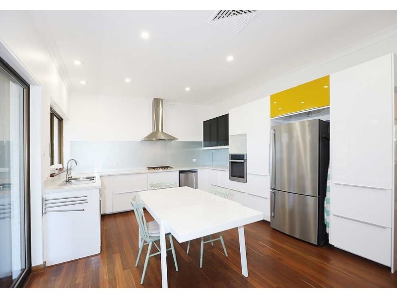 1 Sunset Crescent, Kalamunda WA 6076