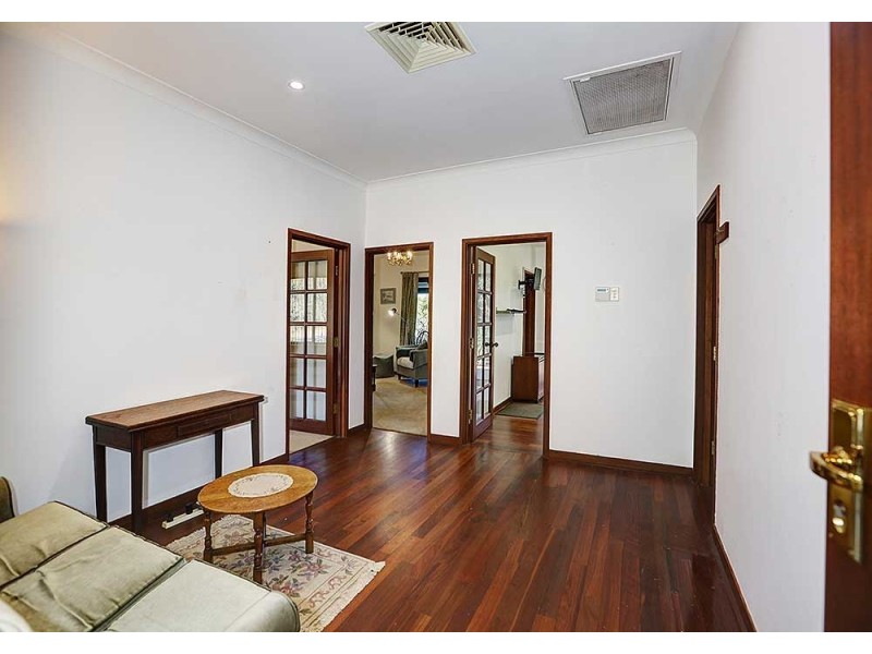 1 Sunset Crescent, Kalamunda WA 6076