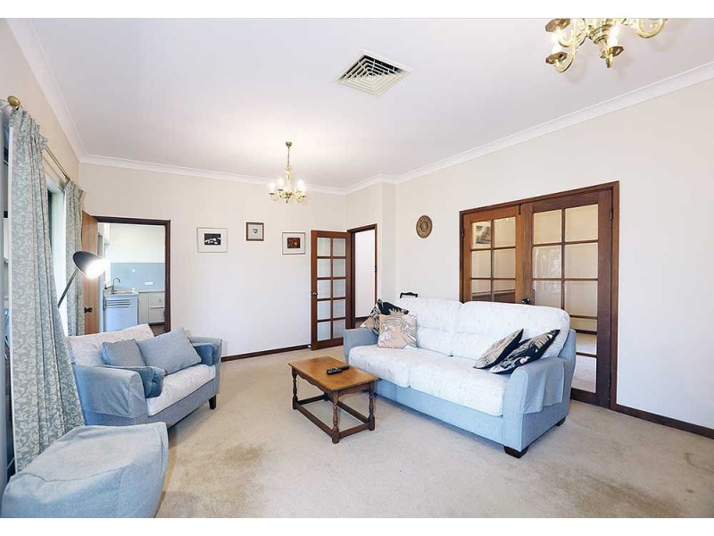 1 Sunset Crescent, Kalamunda WA 6076