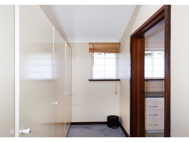 1 Sunset Crescent, Kalamunda WA 6076