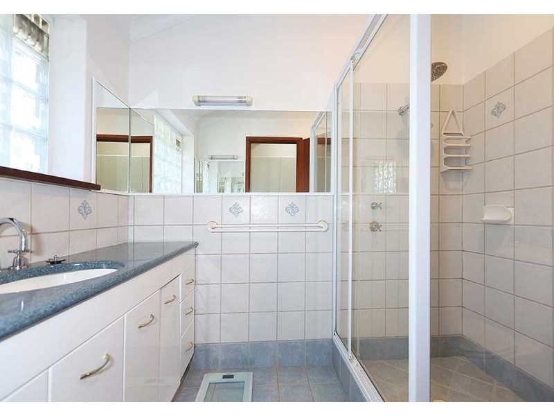 1 Sunset Crescent, Kalamunda WA 6076