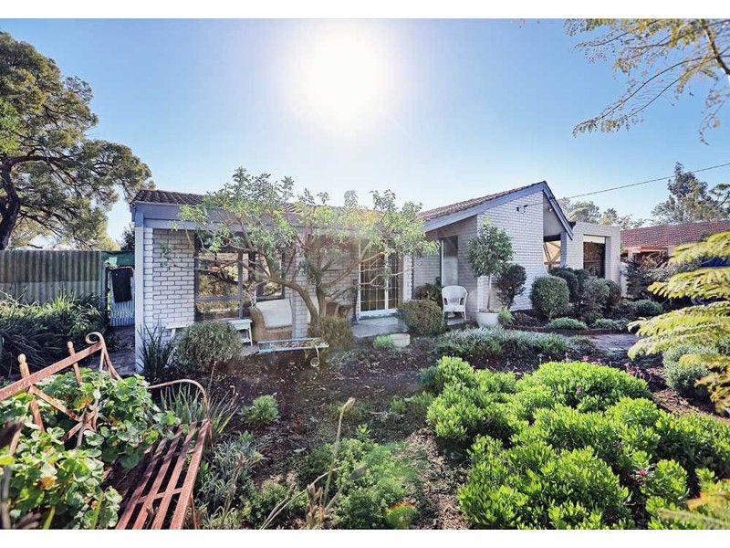 10 Meloway Drive, Maida Vale WA 6057