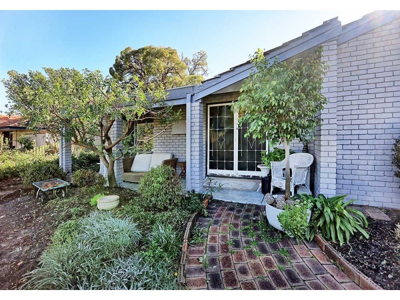 10 Meloway Drive, Maida Vale WA 6057