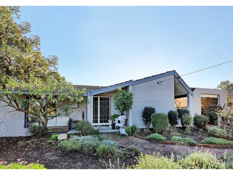 10 Meloway Drive, Maida Vale WA 6057