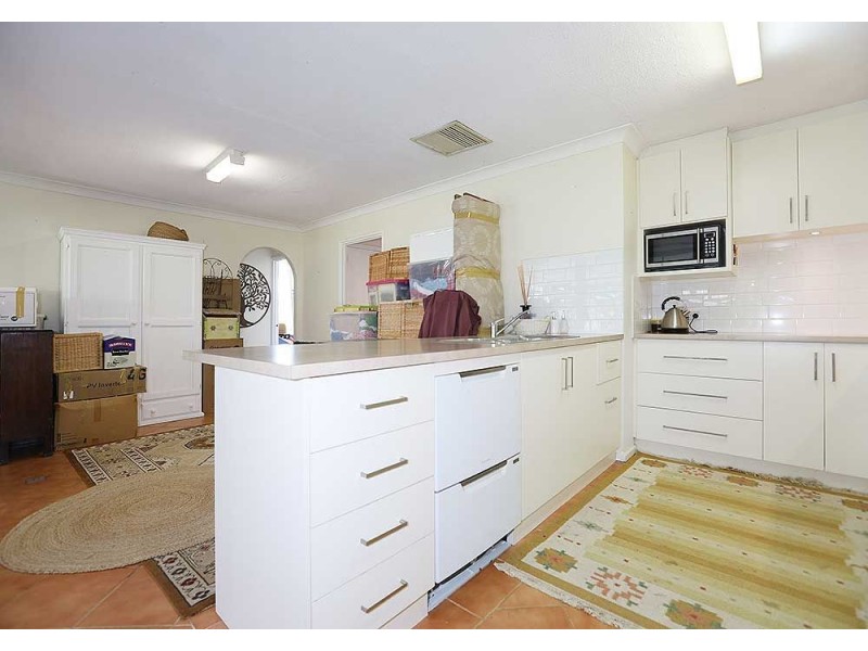 10 Meloway Drive, Maida Vale WA 6057