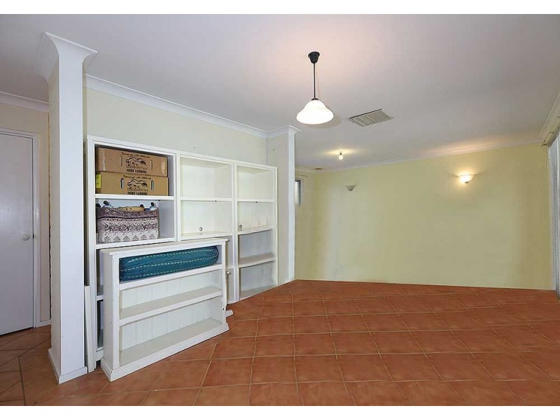 10 Meloway Drive, Maida Vale WA 6057