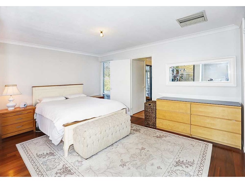 10 Meloway Drive, Maida Vale WA 6057