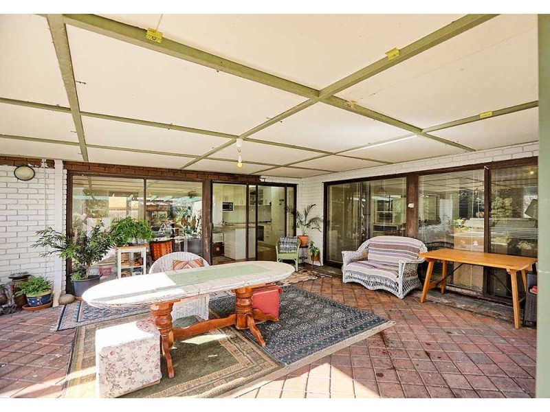 10 Meloway Drive, Maida Vale WA 6057