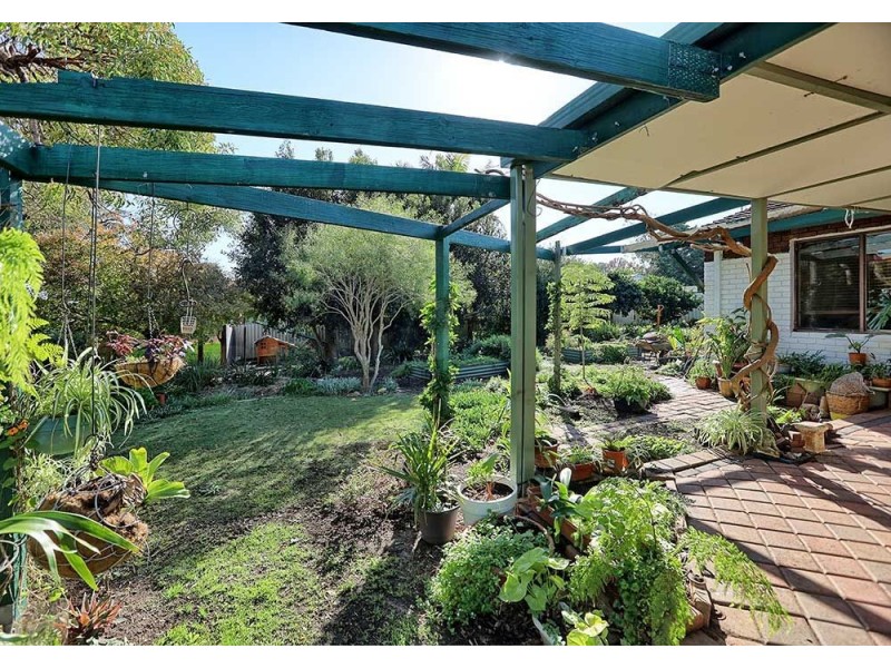 10 Meloway Drive, Maida Vale WA 6057