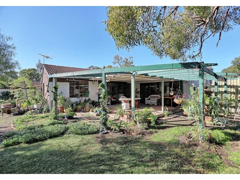 10 Meloway Drive, Maida Vale WA 6057