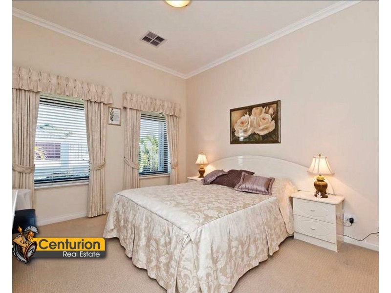 10 Knox Cove, Wilson WA 6107
