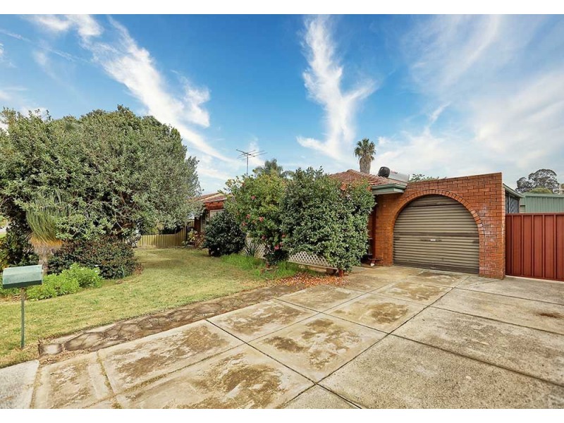 37 Mallee Way, Forrestfield WA 6058