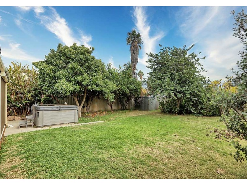 37 Mallee Way, Forrestfield WA 6058