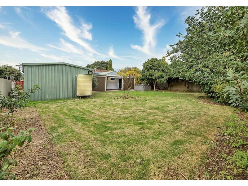 37 Mallee Way, Forrestfield WA 6058
