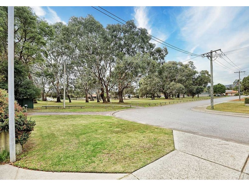 37 Mallee Way, Forrestfield WA 6058