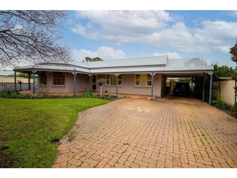 18 Wittenoom Road, High Wycombe WA 6057