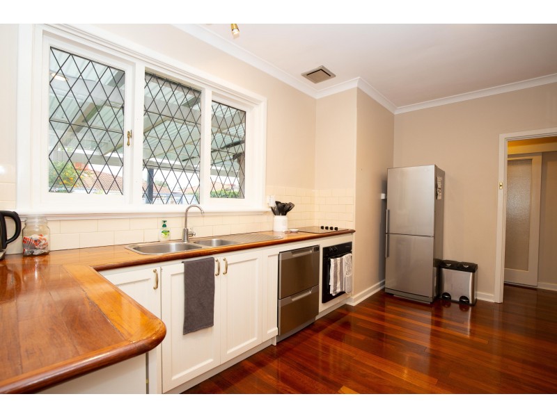 18 Wittenoom Road, High Wycombe WA 6057