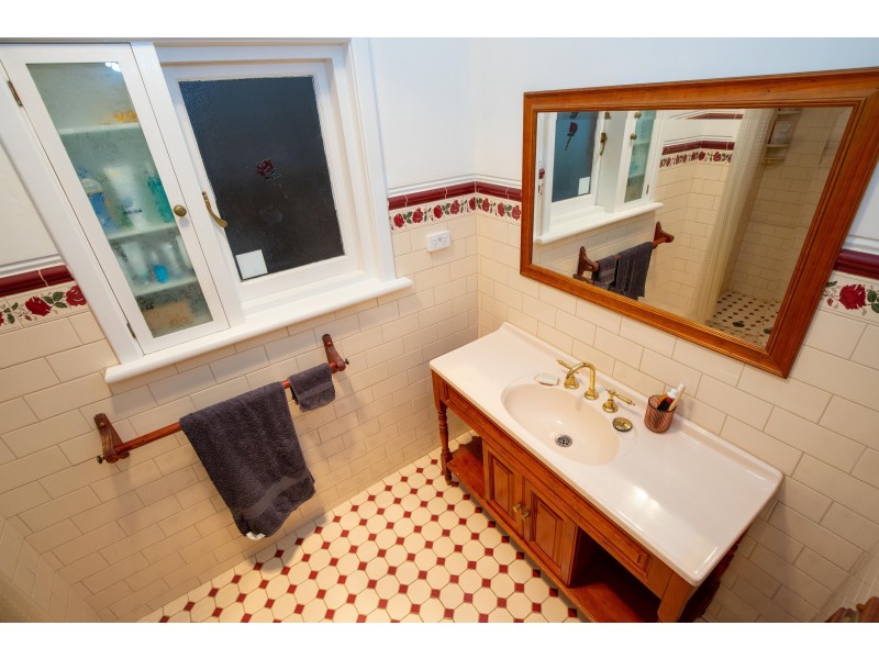 18 Wittenoom Road, High Wycombe WA 6057