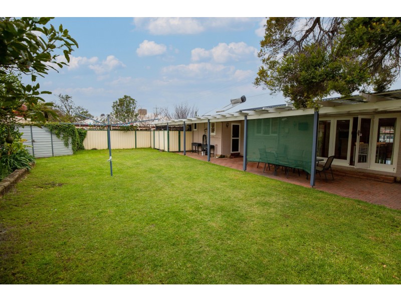 18 Wittenoom Road, High Wycombe WA 6057