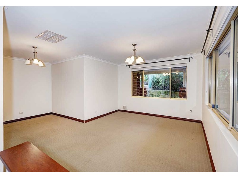 6 Cottingley Place, Swan View WA 6056