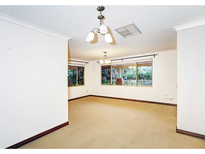 6 Cottingley Place, Swan View WA 6056