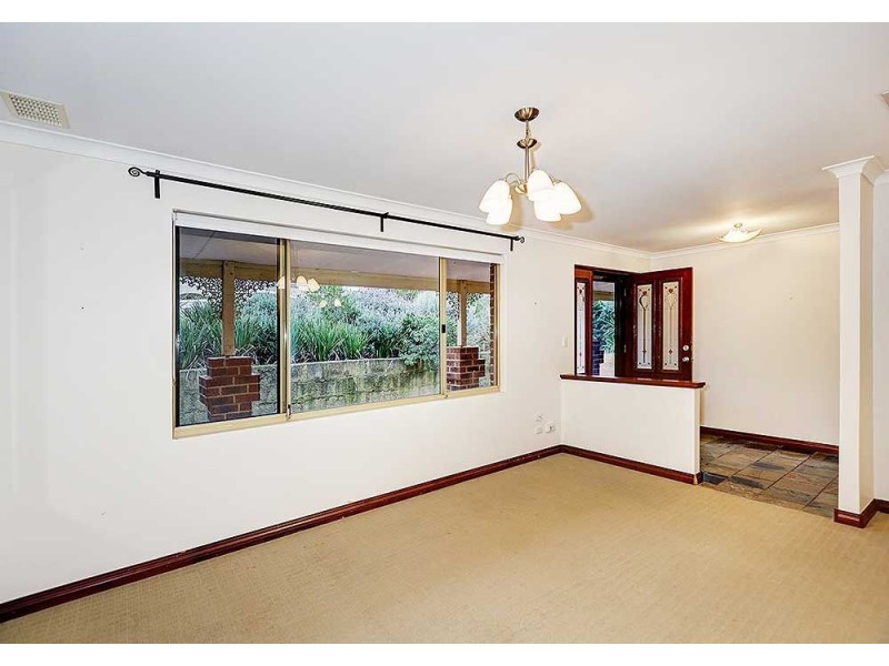 6 Cottingley Place, Swan View WA 6056