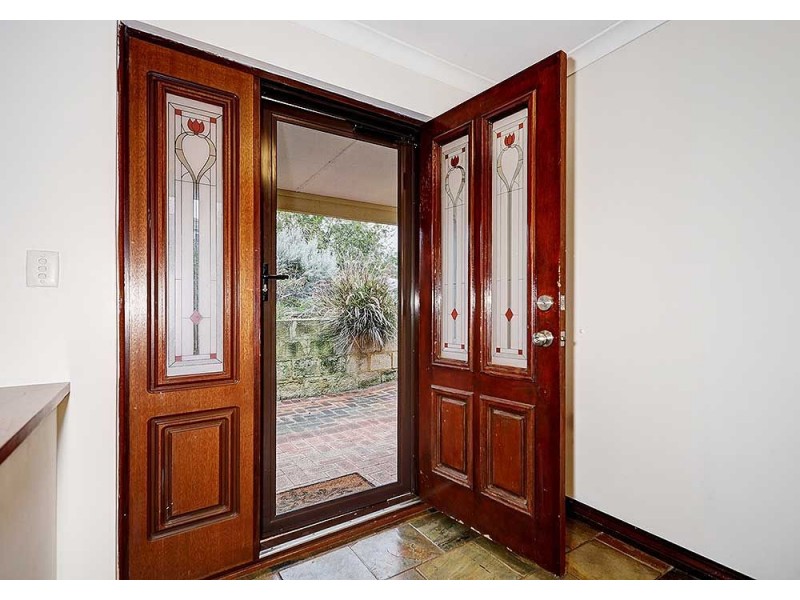 6 Cottingley Place, Swan View WA 6056