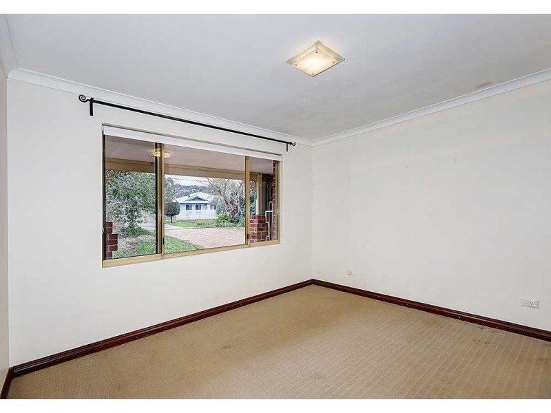 6 Cottingley Place, Swan View WA 6056