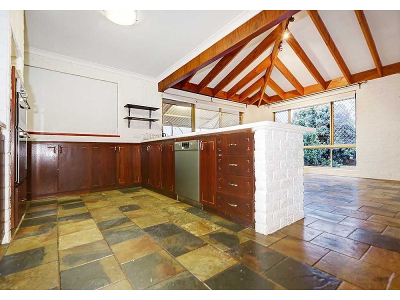 6 Cottingley Place, Swan View WA 6056