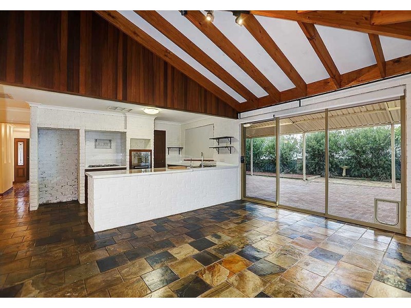 6 Cottingley Place, Swan View WA 6056