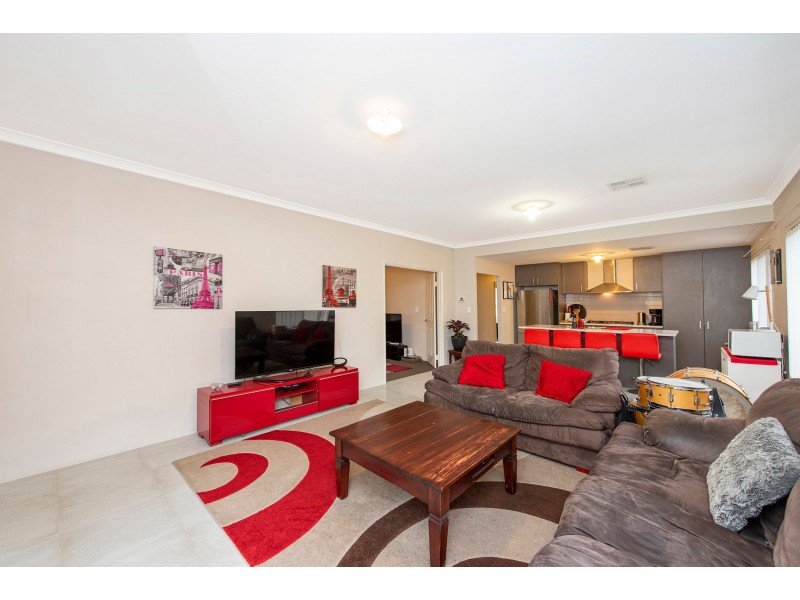 8 Bluebell Avenue, High Wycombe WA 6057