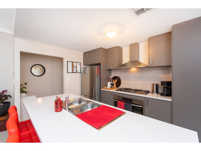 8 Bluebell Avenue, High Wycombe WA 6057