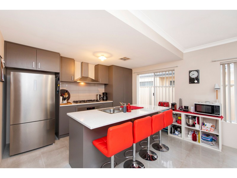 8 Bluebell Avenue, High Wycombe WA 6057
