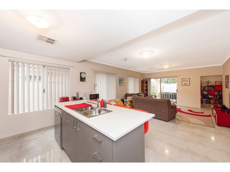 8 Bluebell Avenue, High Wycombe WA 6057