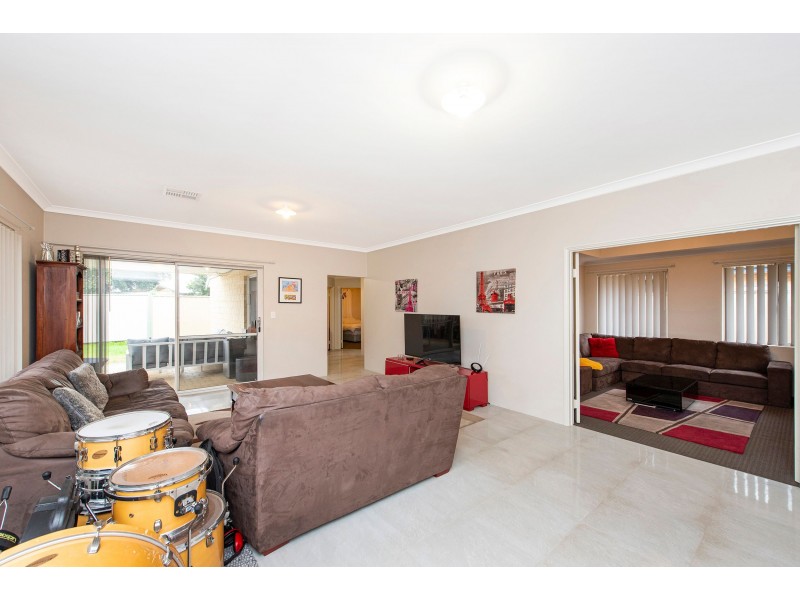 8 Bluebell Avenue, High Wycombe WA 6057