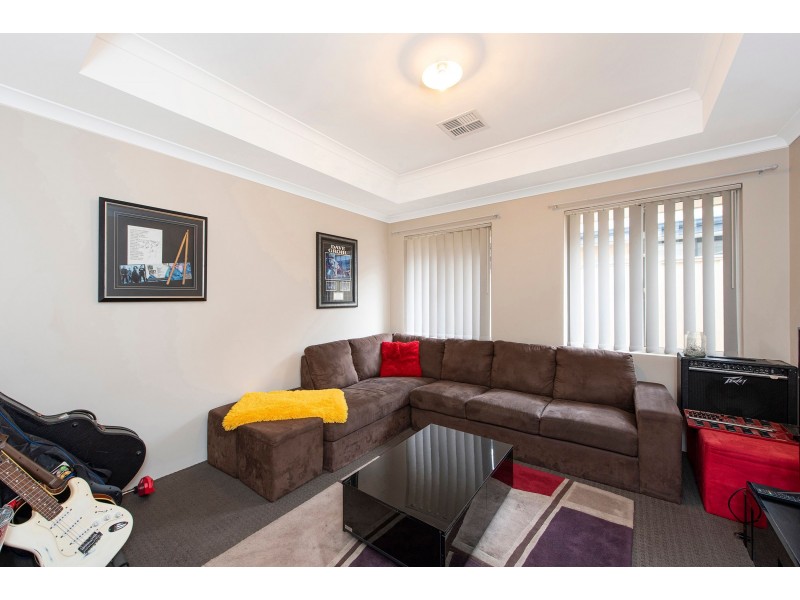 8 Bluebell Avenue, High Wycombe WA 6057